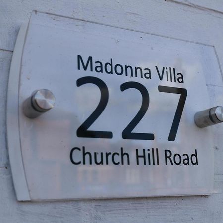 Madonna Villa Birmingham Bagian luar foto
