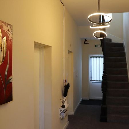 Madonna Villa Birmingham Bagian luar foto
