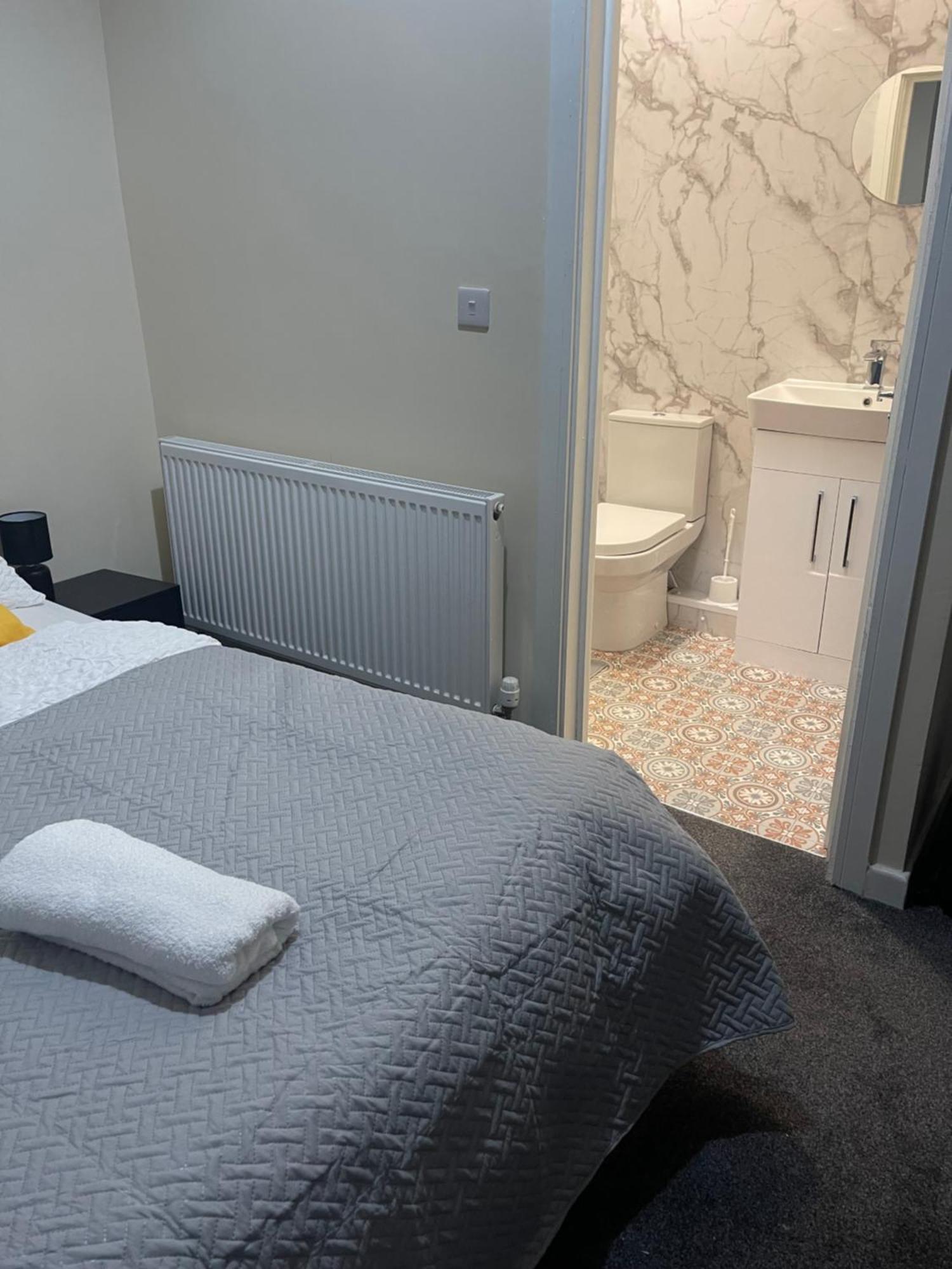 Madonna Villa Birmingham Bagian luar foto